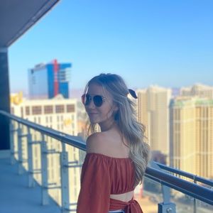 Meet your Posher, Rebecca